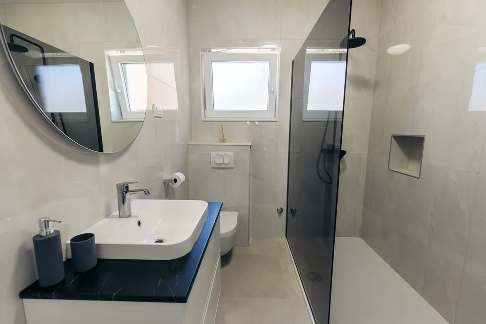 2 Bathrooms